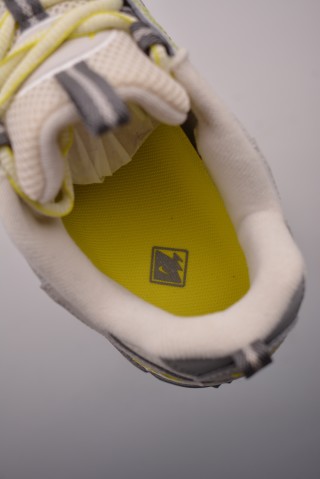 Nike Air Humara QS 'Vintage' view 9