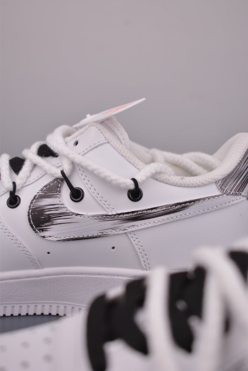 Nike Air Force 1 Low 'Graffiti' view