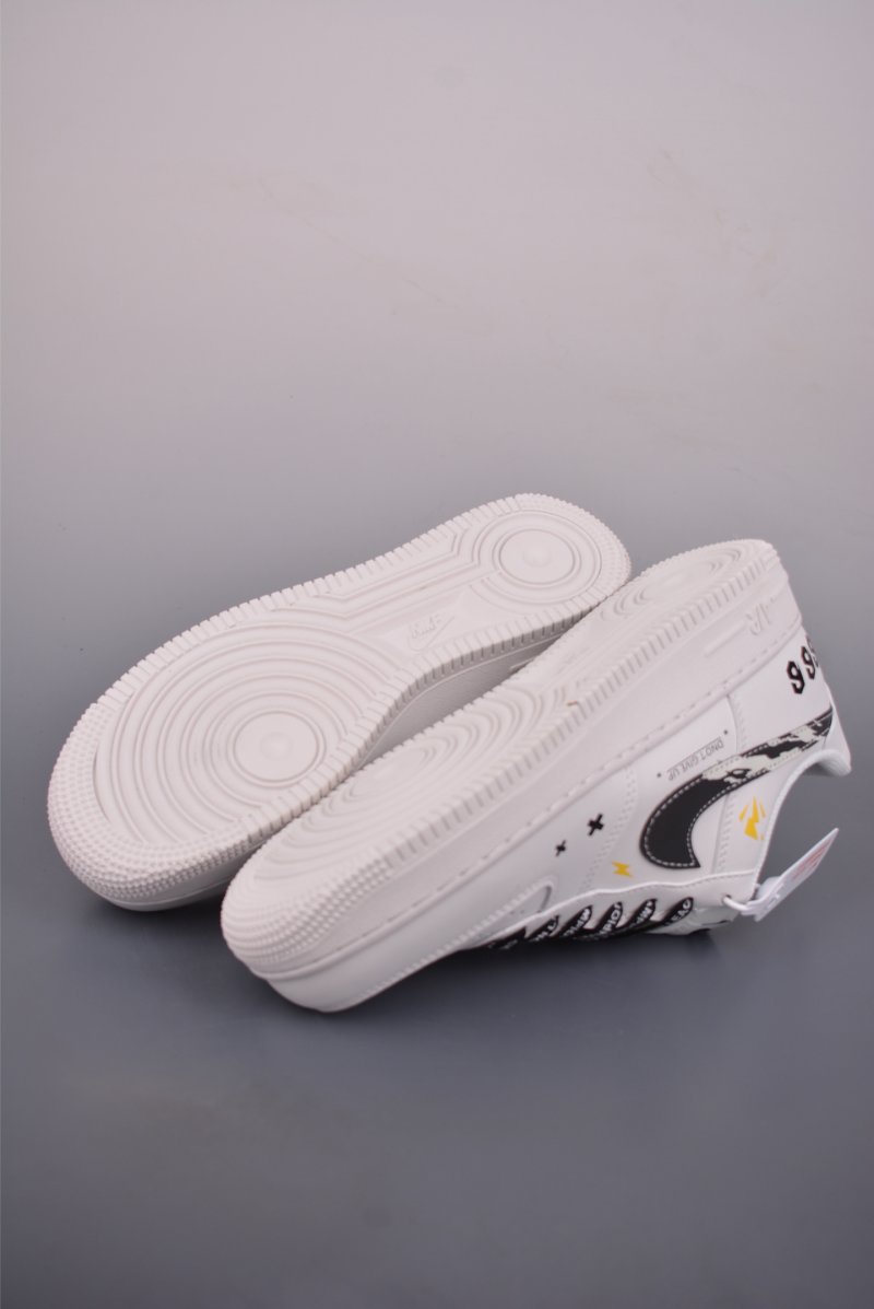 Nike Air Force 1 Low 'Graffiti' view
