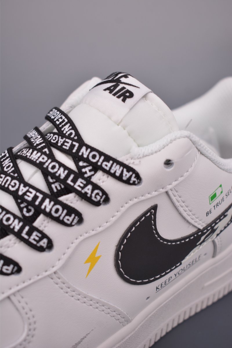 Nike Air Force 1 Low 'Graffiti' view