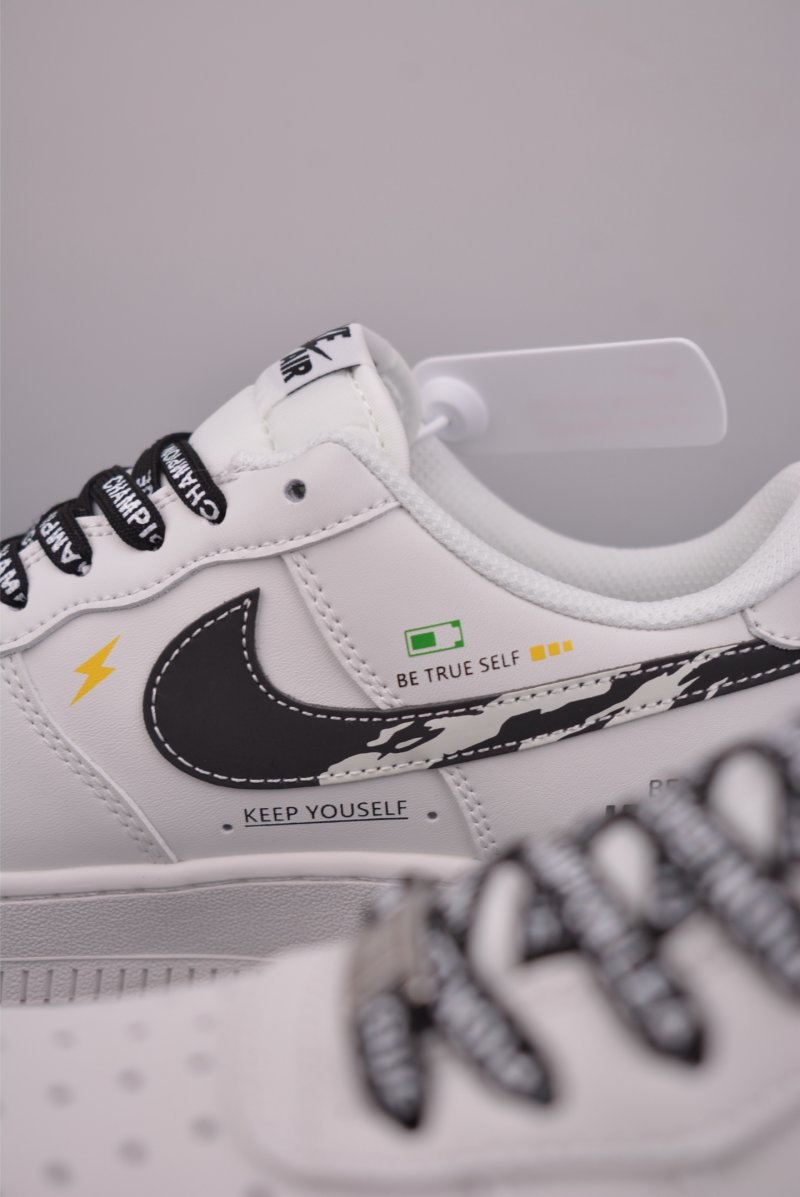 Nike Air Force 1 Low 'Graffiti' view