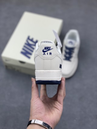 Nike Air Force 1 Low view 4
