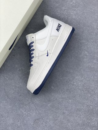 Nike Air Force 1 Low view 7