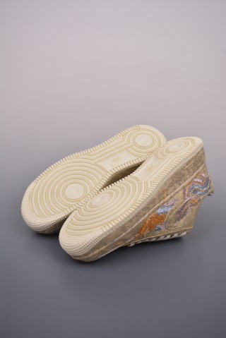 Nike Air Force 1 '07 'Dragon Phoenix 24K' view 3