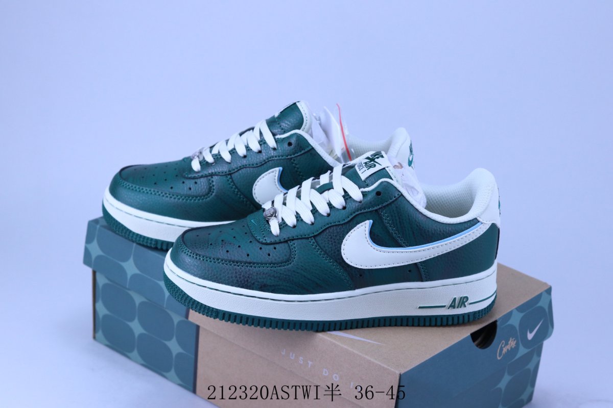 Nike Air Force 1 Low 'White / Green' view
