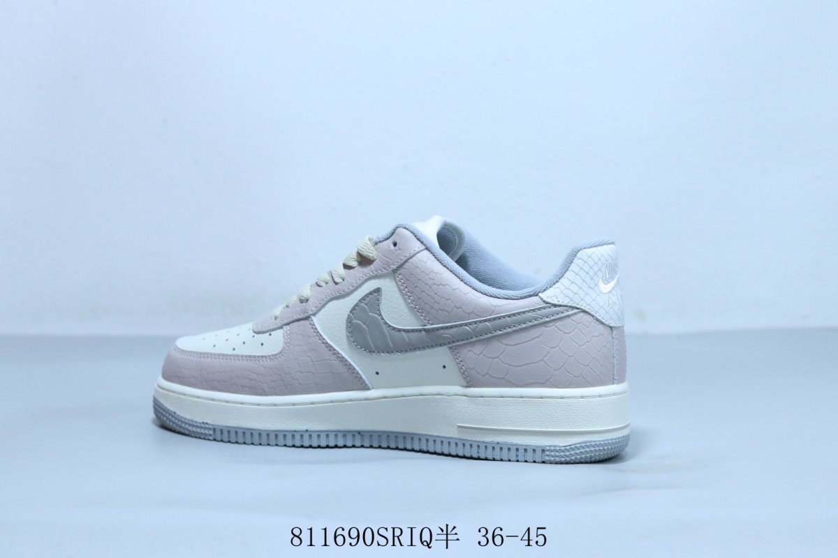 Nike Air Force 1 Low view