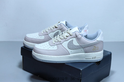 Nike Air Force 1 Low view 6