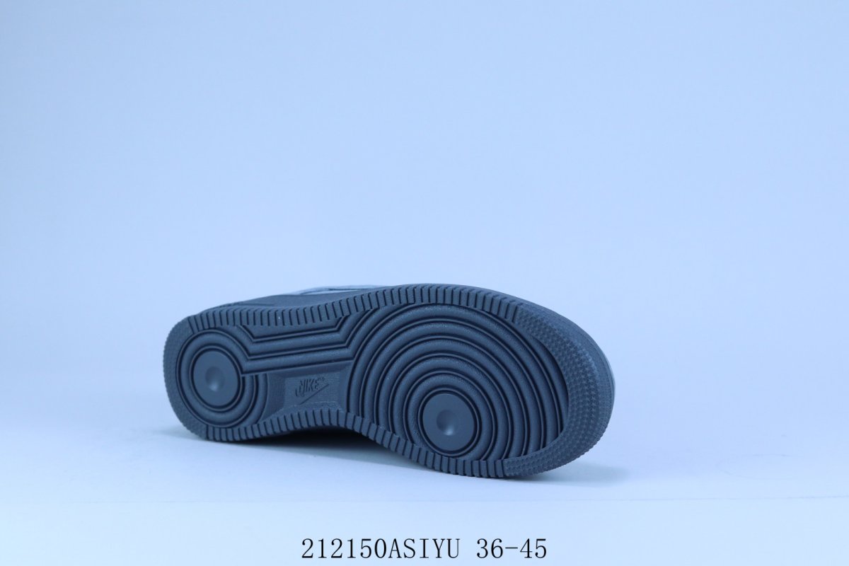 Nike Air Force 1 Low 'Supreme Collaboration' view