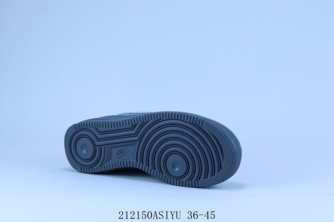 Nike Air Force 1 Low 'Supreme Collaboration' view 4
