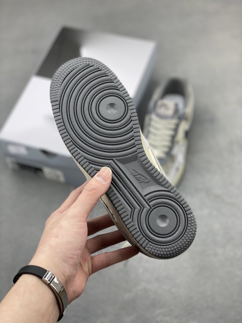 Nike Air Force 1 Low 'Dark Skull' view