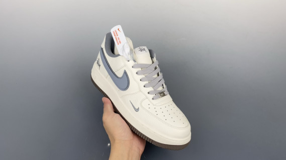 Nike Air Force 1 Low 'Stüssy' view 1