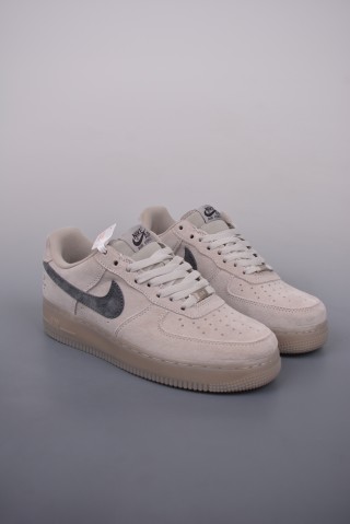 Nike Air Force 1 Low view 1