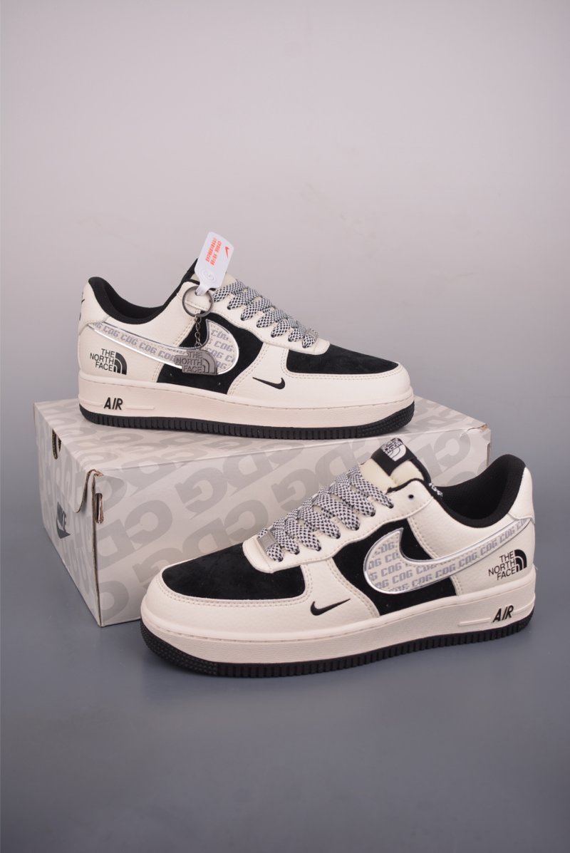 Nike Air Force 1 Low 'The North Face' view