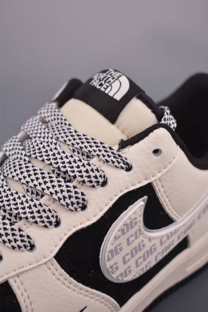 Nike Air Force 1 Low 'The North Face' view