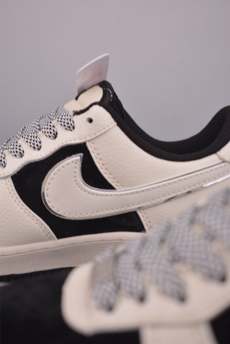 Nike Air Force 1 Low 'The North Face' view