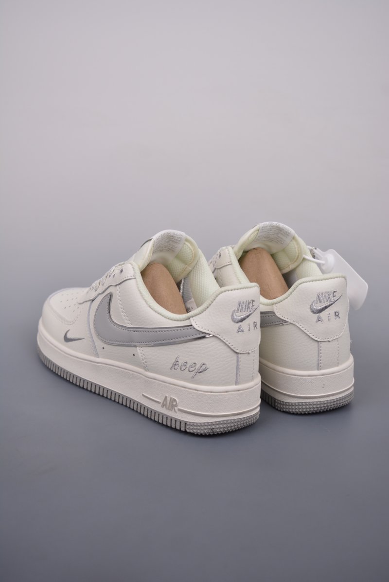 Nike Air Force 1 Low view