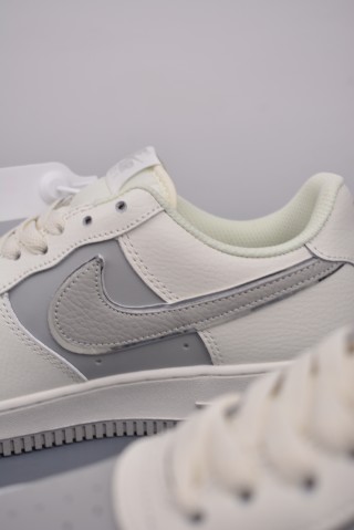 Nike Air Force 1 Low 'White' view 8