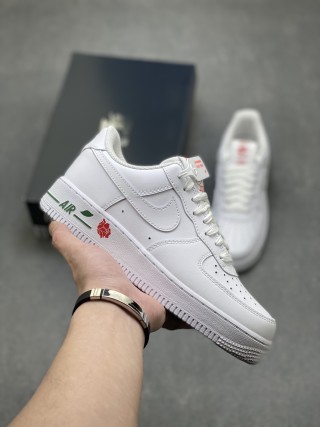 Nike Air Force 1 Low 'Gold' view 1