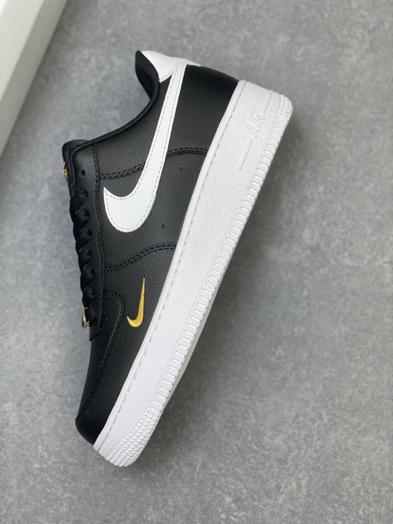 Nike Air Force 1 Low 'Gold' view