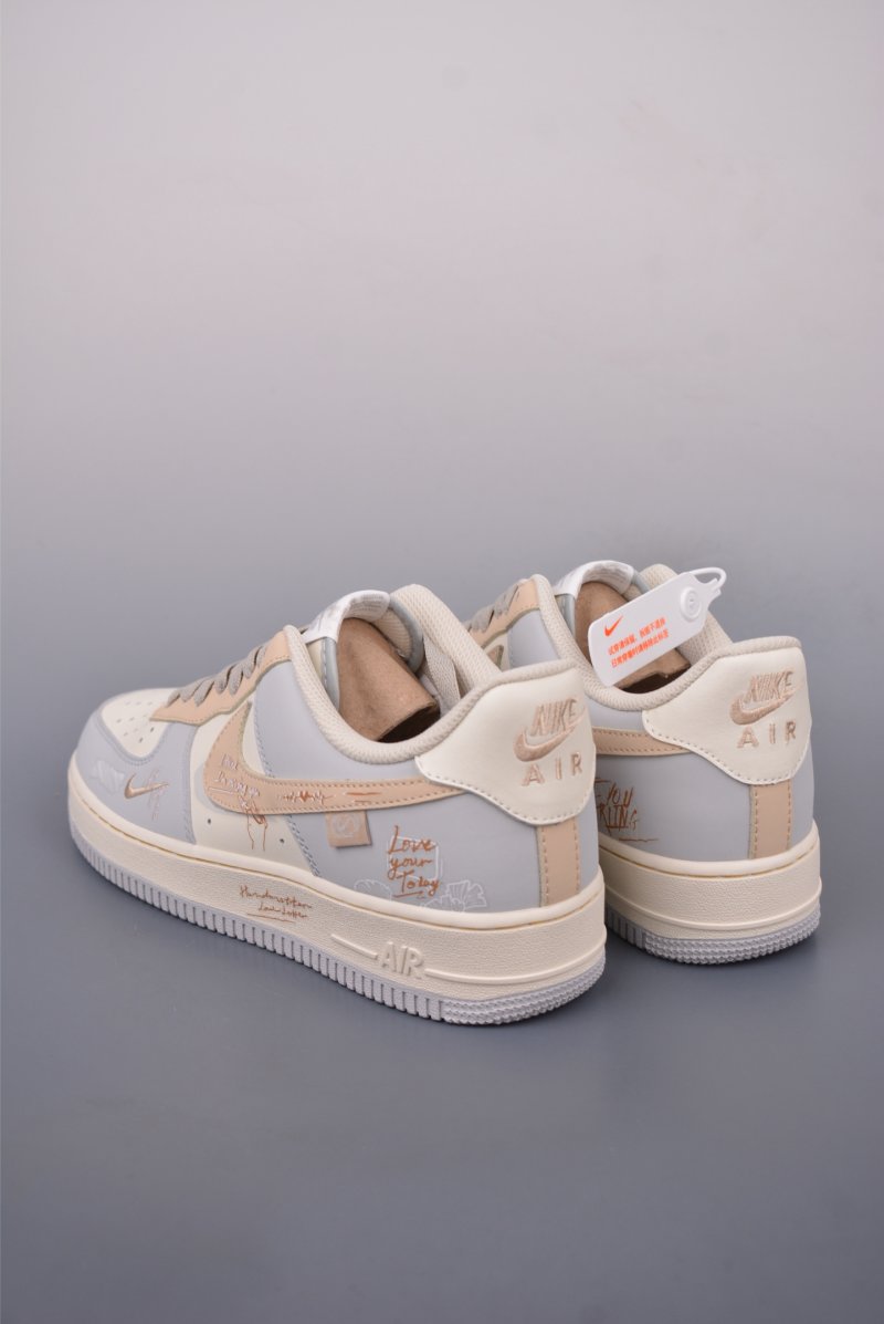 Nike Air Force 1 Low view