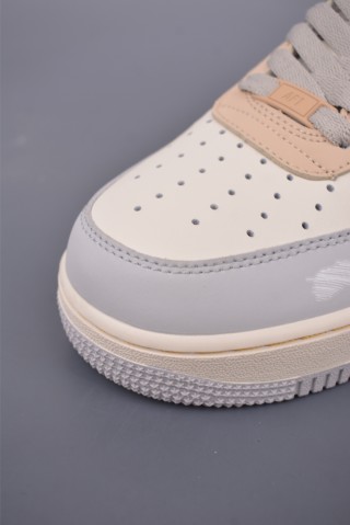 Nike Air Force 1 Low view 6