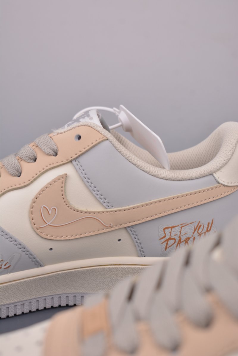 Nike Air Force 1 Low view