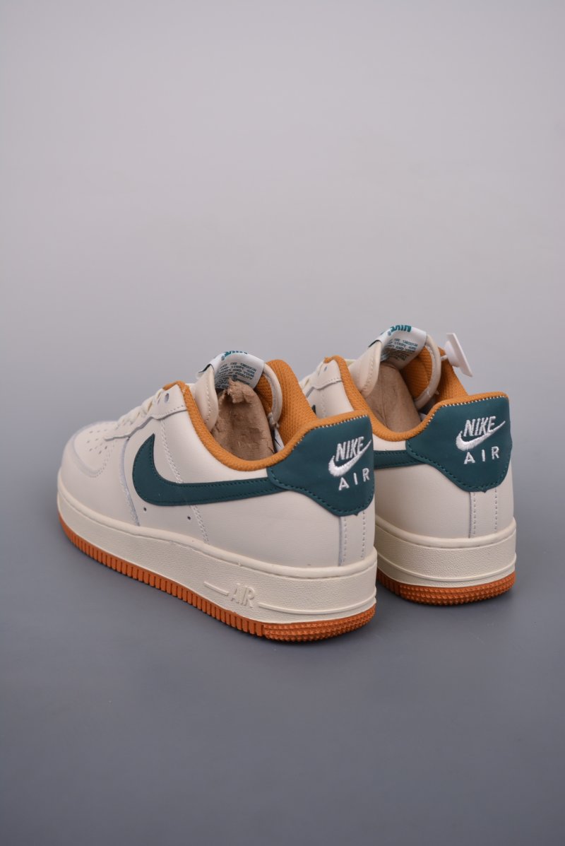 Nike Air Force 1 Low view