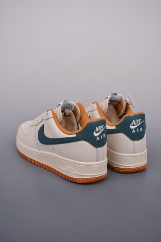 Nike Air Force 1 Low view 2