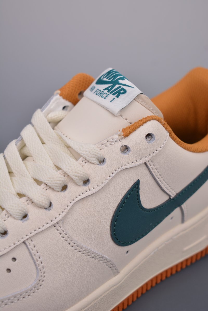 Nike Air Force 1 Low view