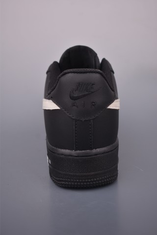 Nike Air Force 1 Low view 4