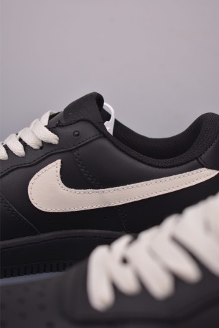 Nike Air Force 1 Low view 8