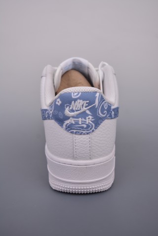 Nike Air Force 1 Low view 4