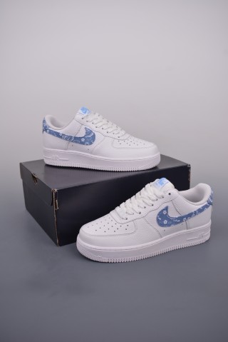 Nike Air Force 1 Low view 5