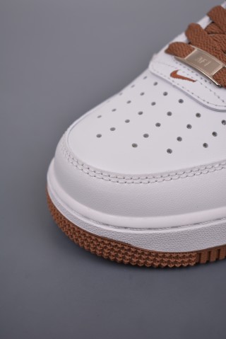 Nike Air Force 1 Low view 6