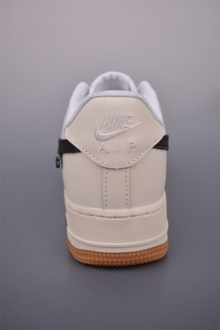 Nike Air Force 1 Low view 4