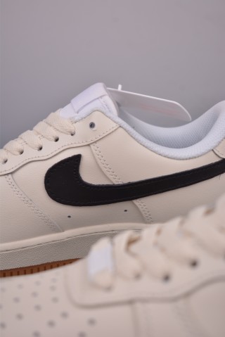 Nike Air Force 1 Low view 8