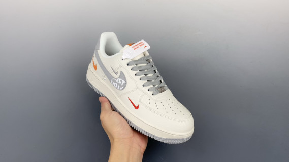 Nike Air Force 1 Low Dust view 1