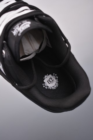Nike Air Force 1 Low 'Panda' view 9