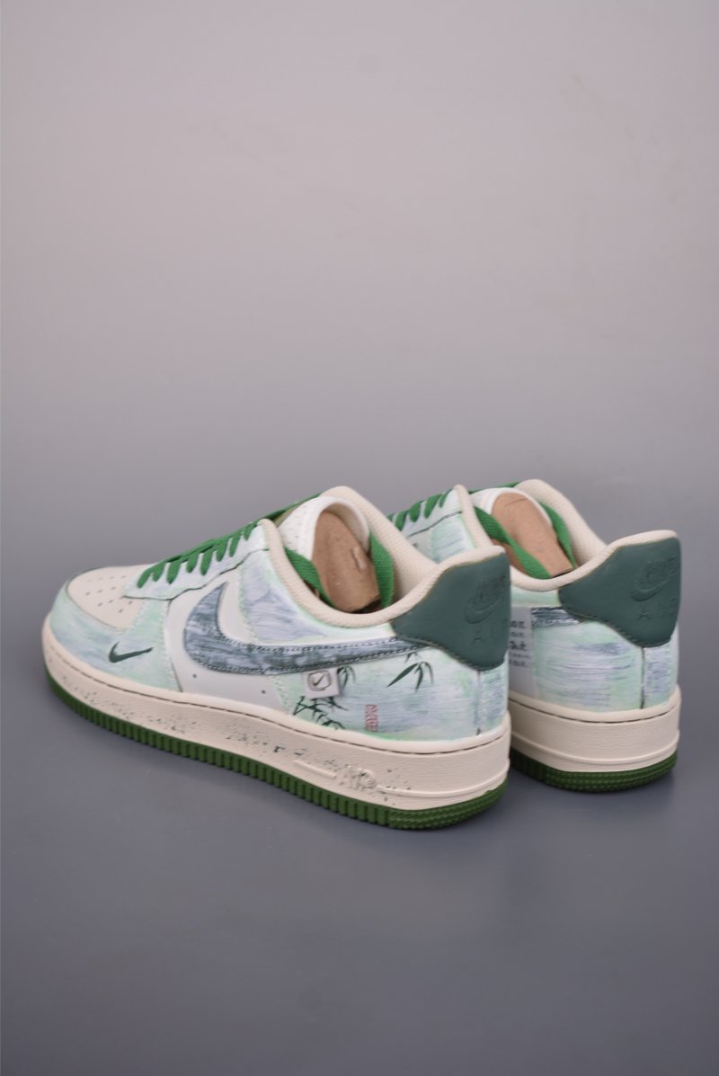 Nike Air Force 1 Low 'Graffiti' view