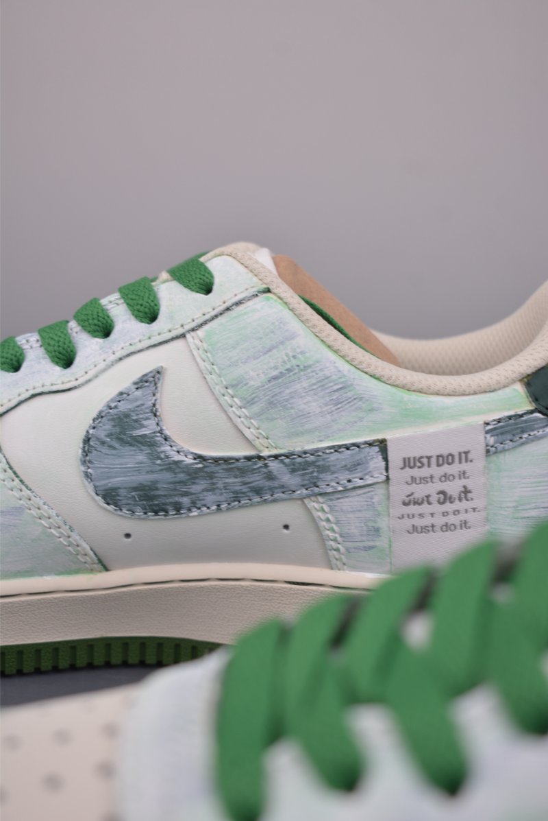 Nike Air Force 1 Low 'Graffiti' view