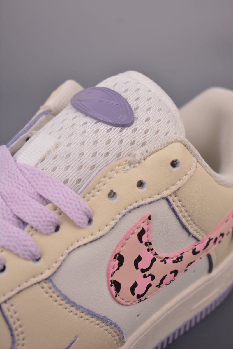 Nike Air Force 1 Low view