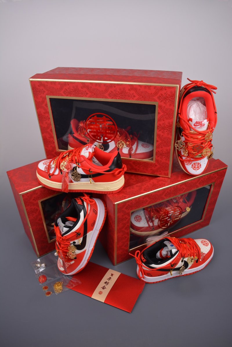 Nike Air Force 1 Low 'Red / Gold' view