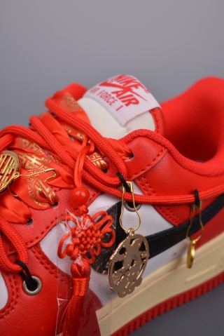 Nike Air Force 1 Low 'Red / Gold' view 7