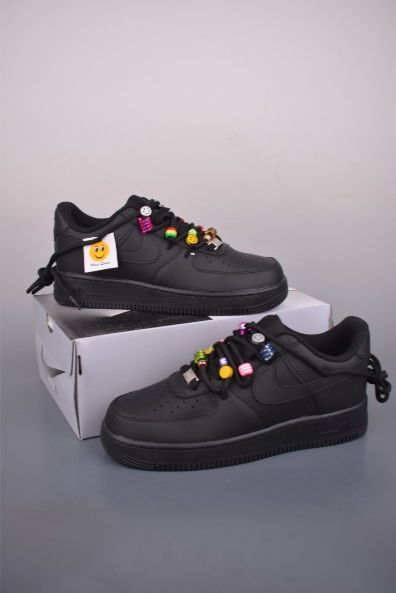 Nike Air Force 1 Low 'Smiley' view