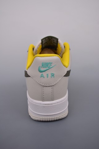 Nike Air Force 1 Low view 4
