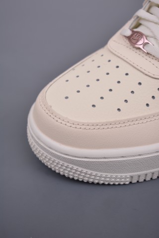 Nike Air Force 1 Low 'White / Pink' view 6