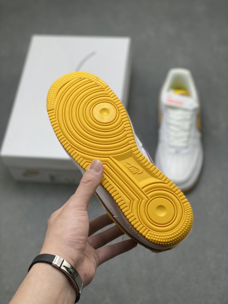 Nike Air Force 1 Low 'Gold' view