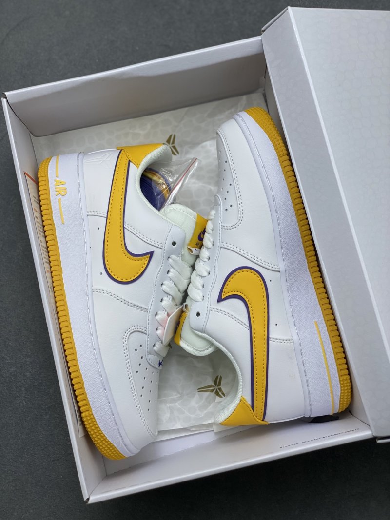 Nike Air Force 1 Low 'Gold' view