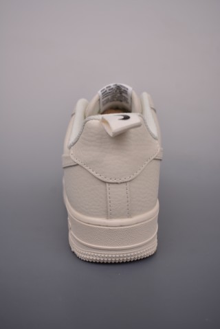 Nike Air Force 1 Low view 4