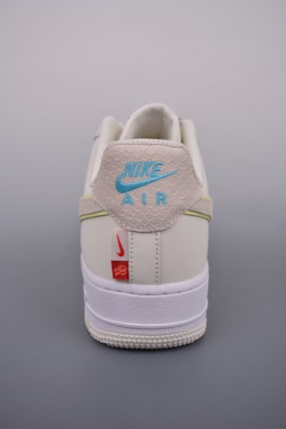 Nike Air Force 1 Low 'White' view 4